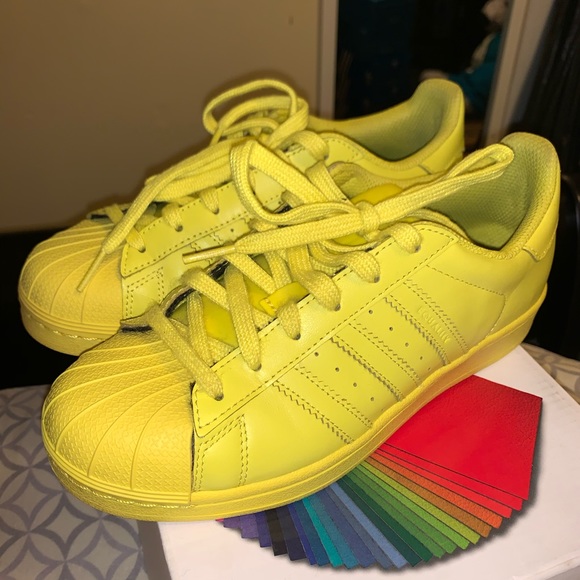 adidas superstar yellow